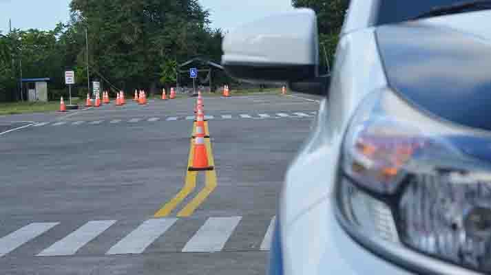 Mock driving test practice at Arohi Motor driving school.